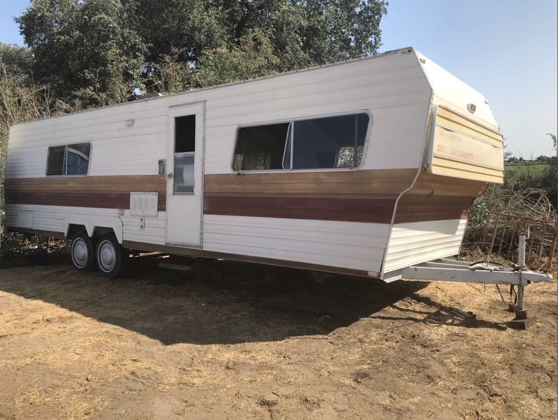 30ft Living Trailer 