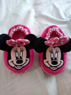 Minnie slippers Brand New S5/6