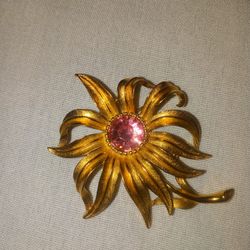 Vintage Trifari Brooch