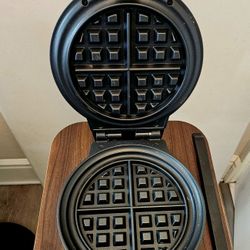 "Chefman" WAFFLE IRON/Maker