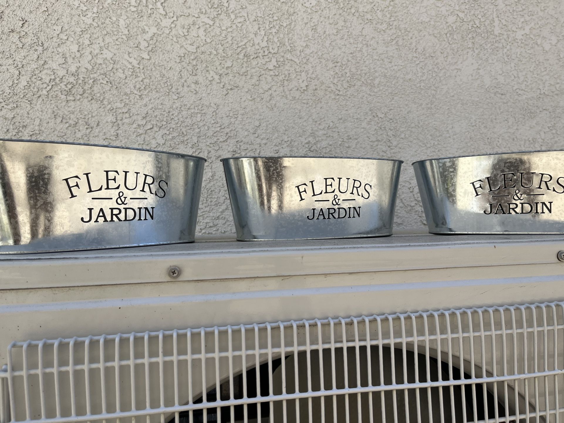 Set Of 3 Metal/tin Planters