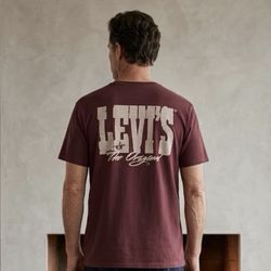 Men’s Levi Graphic Tee XL