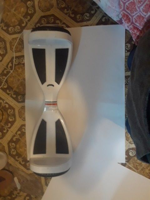 Hovertrax hoverboard razor with charger pick up in Fresno only