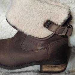 Super Cute UGG Boots, Like New 