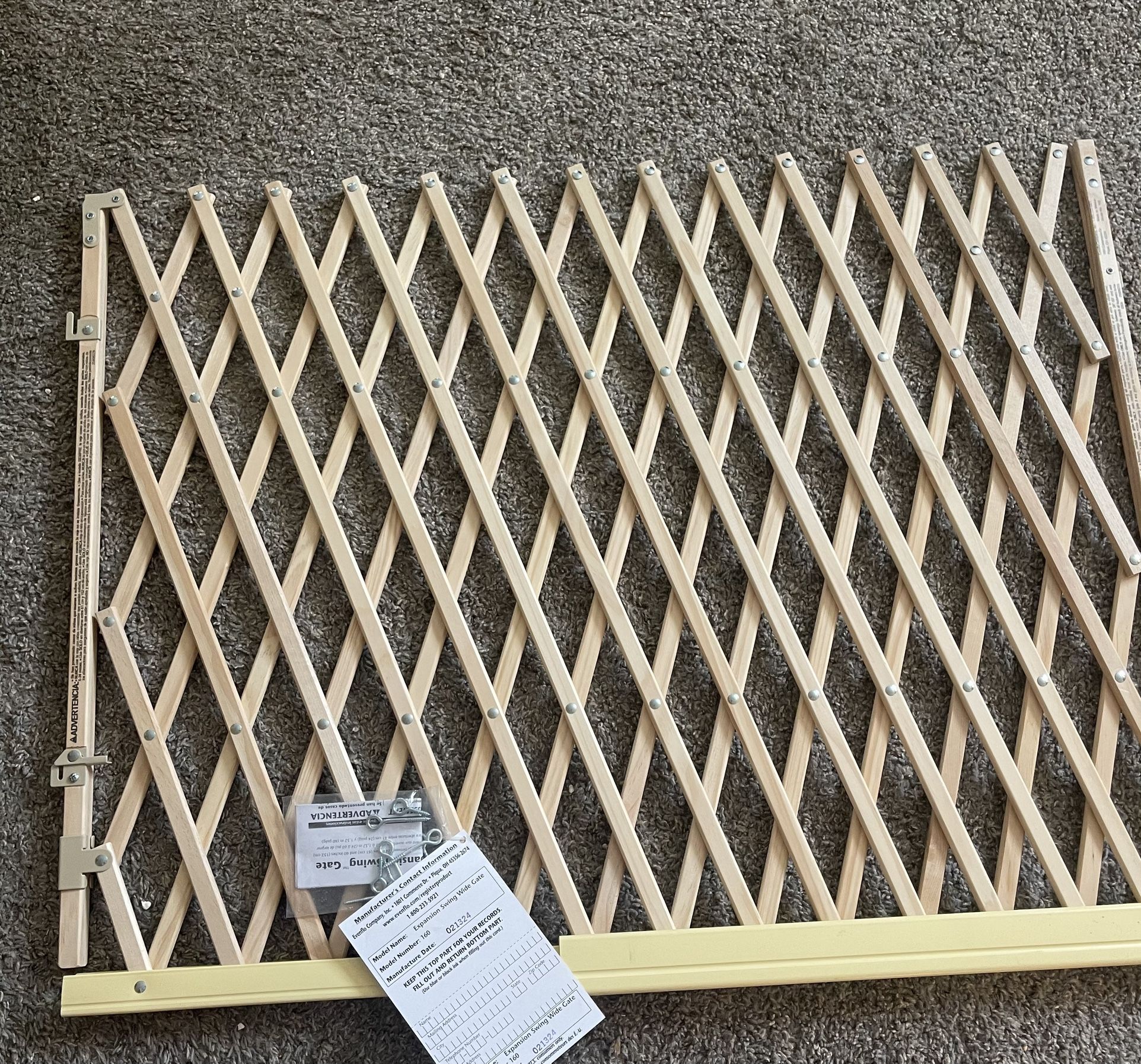 Brand New Flo Walk Through baby gate 24-60”