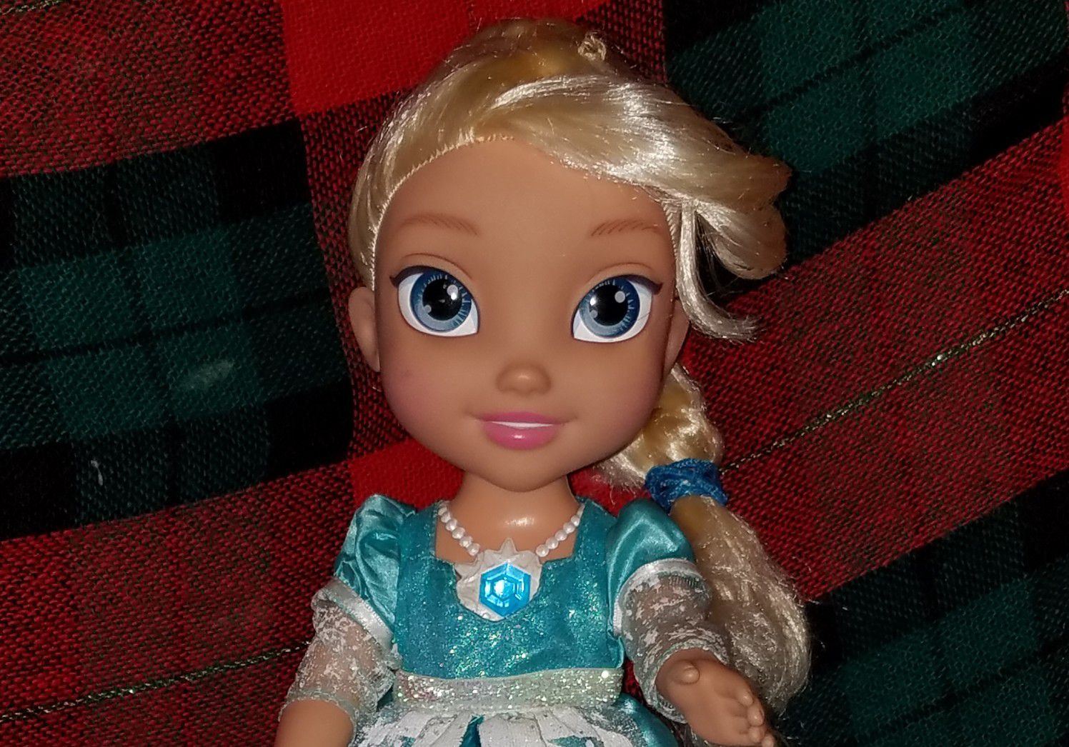 Frozen Elsa Snow Glow & Sing Doll