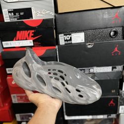 Adidas Yeezy MX Granite size 11 VNDS