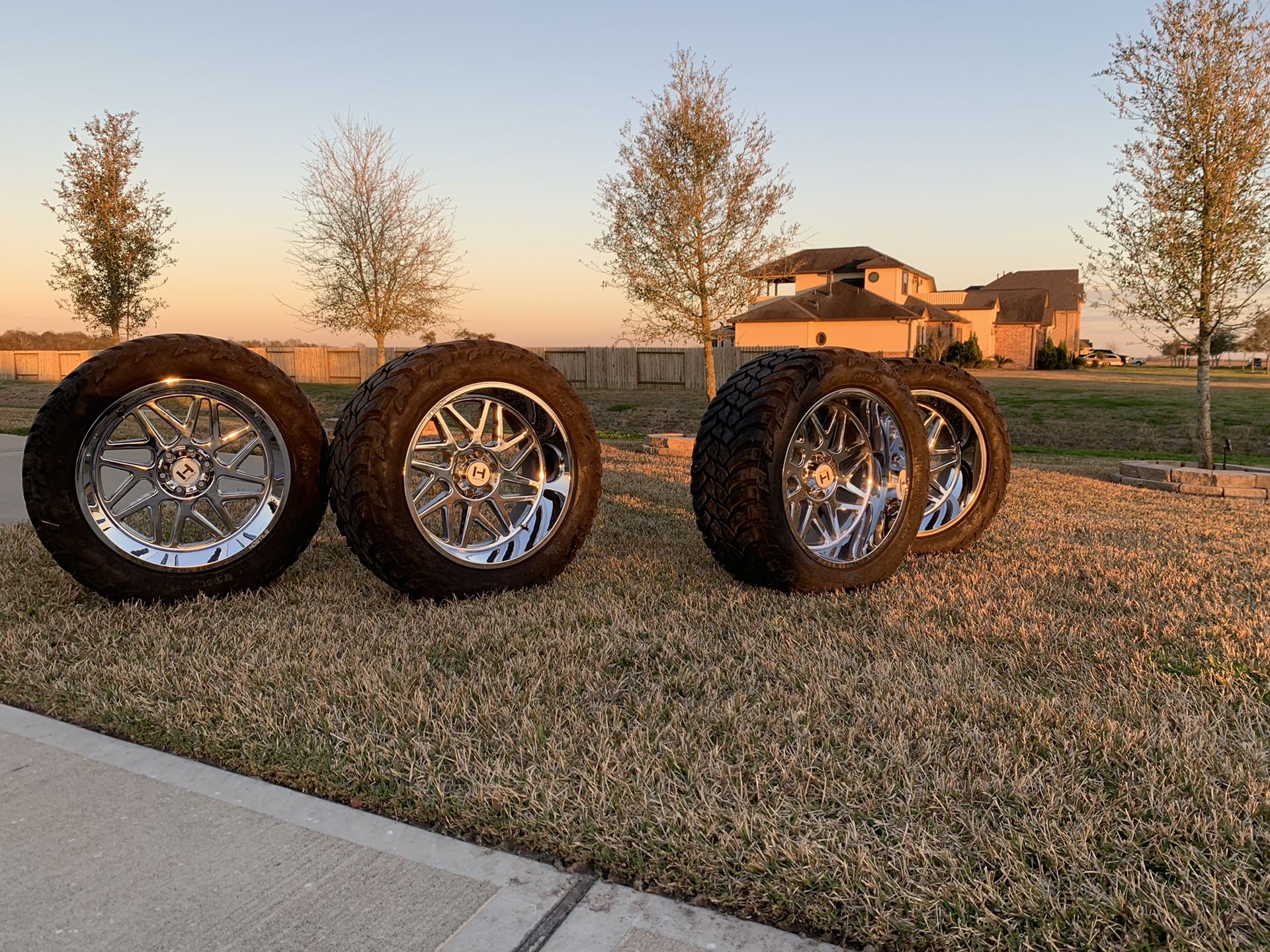 22x12 hostile sprockets chrome for Sale in Needville, TX OfferUp