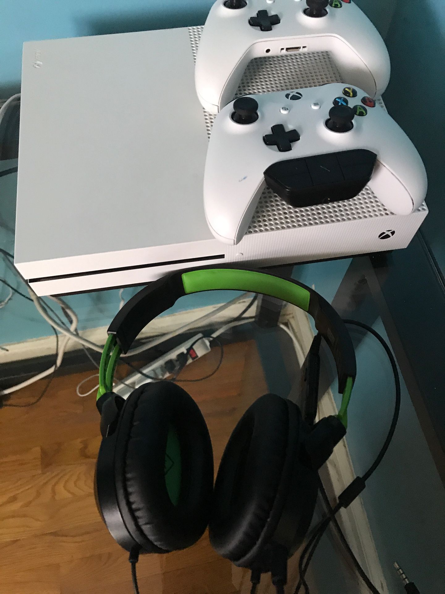 Xbox One S 500gb Turtle Beach Headset