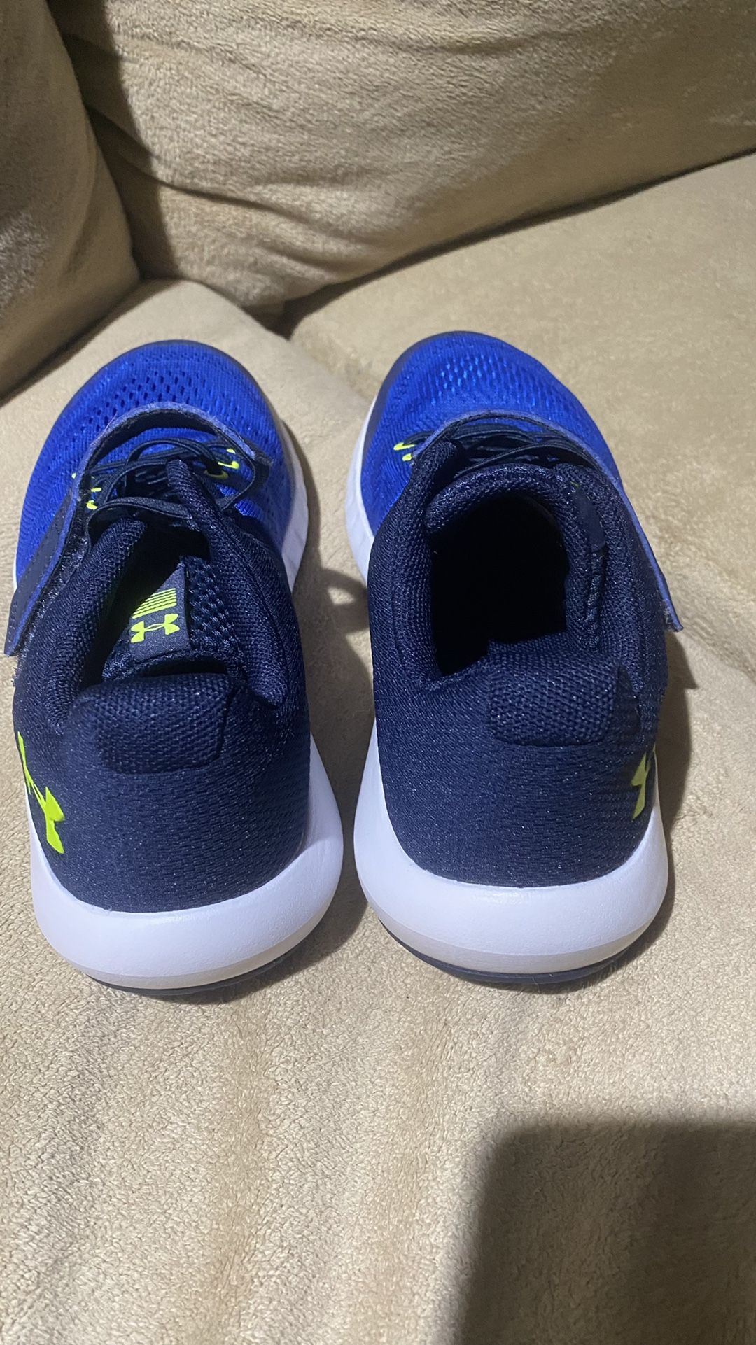 Under Armour Boys Shoes for Sale in Long Beach, CA OfferUp