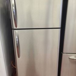 Top Freezer Fridge Electrolux/  Nevera Electrolux