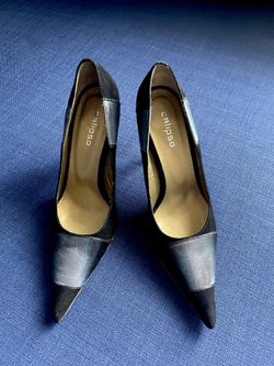 Black 4-inch stilettos with pointy toes size 7