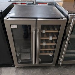 Azure A124DZS
24 Inch Built-In Dual Zone Beverage and Wine Center