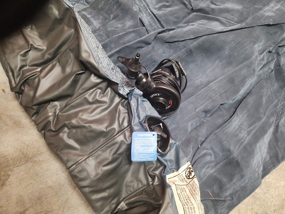 Air mattress twin Intex