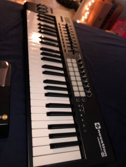 Novation Launchkey 49 MKII - MIDI Controller with sustain pedal