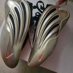 Adidas Harden Volume 9 Size 5.5y