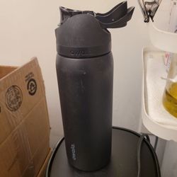 Pre loved Owala water bottle 32oz (no straw)