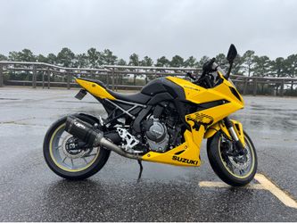 Suzuki GSX-8R