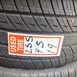 USED TIRE 255-45-19