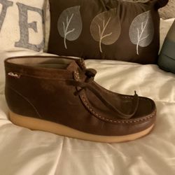 Clarks men’s wallaby size 10