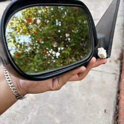 03 04 05 06 Infiniti G35 driver side Power Mirror Black