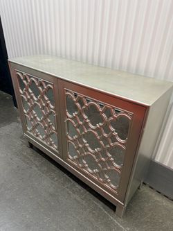 Mirrored Accent Cabinet with Quatrefoil Doors