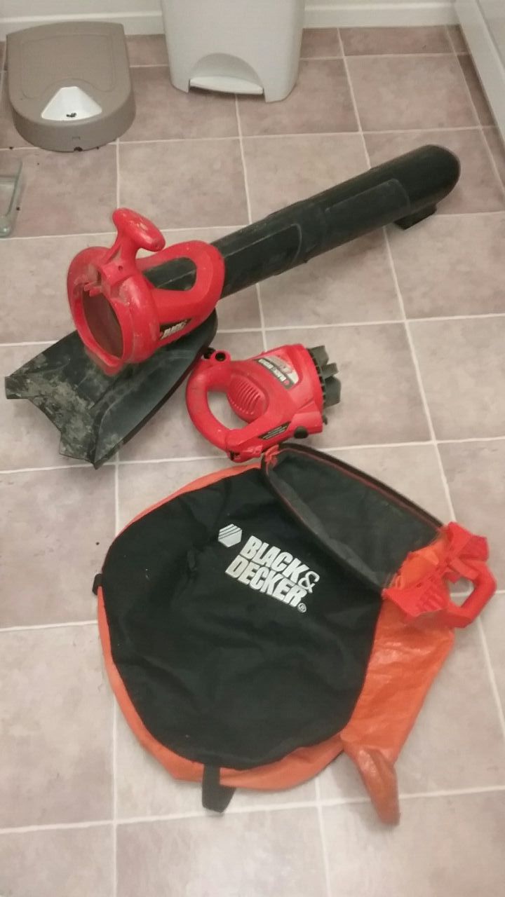 Black and Decker Electric Leaf Blower BV5600 for Sale in San Antonio, TX -  OfferUp