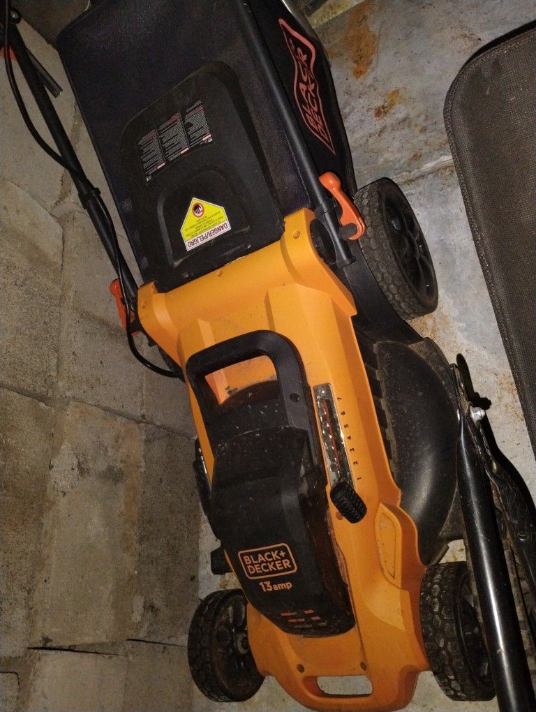 BLACK+DECKER Lawn Mower, Corded, 13-Amp, 20-Inch (MM2000