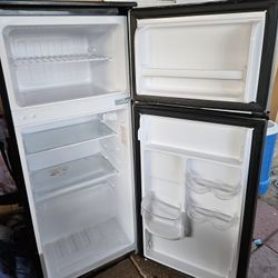 Magic Chef Mini Fridge and freezer