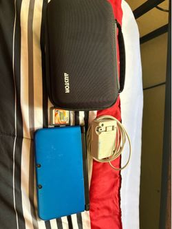 Nintendo 3ds XL blue (READ DESC)