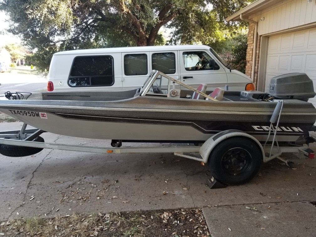 1985 Cajun w/ 85hp Evinrude