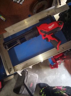 Milwaukee Cordless Caulk Gun Tool Only
