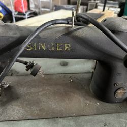 Singer Sewing Machine 