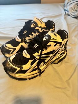 balenciaga runners black and white size 10