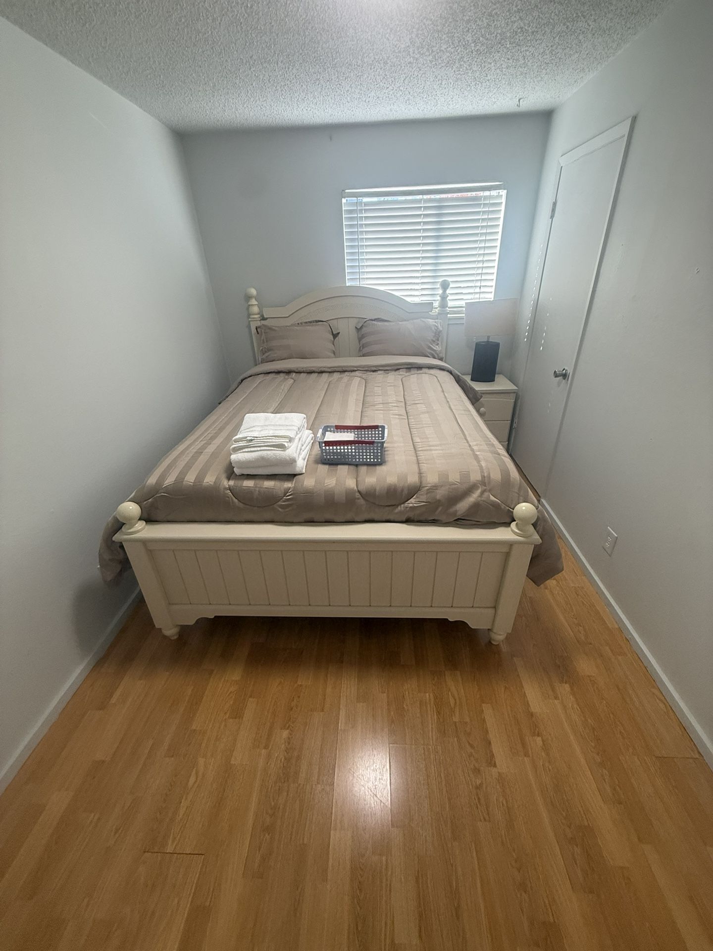 Queen Size Bed And Frame Not Bedspread