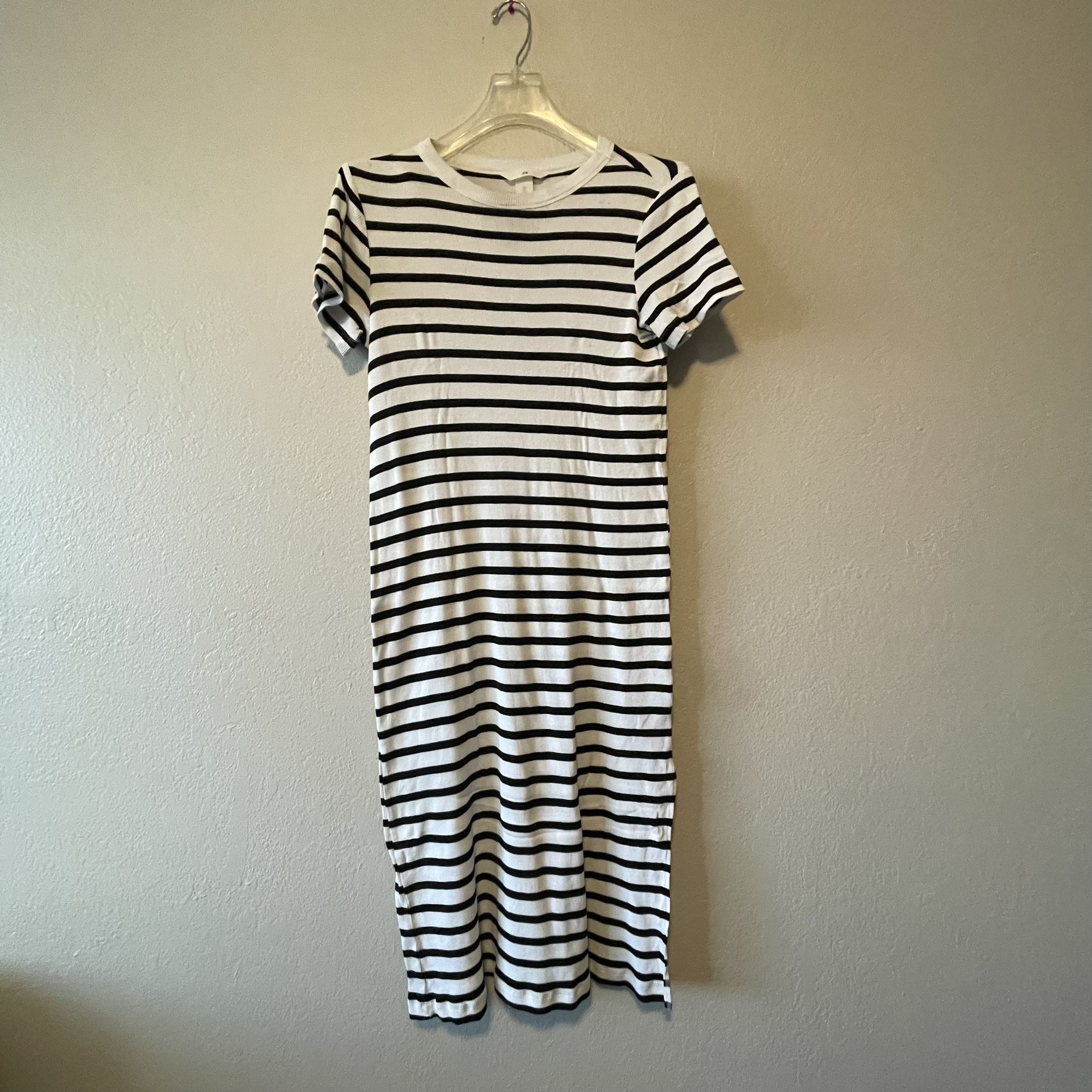 H &M, Women’s Black & White Striped Loose Fit Ribbed Jersey Dress, Size S