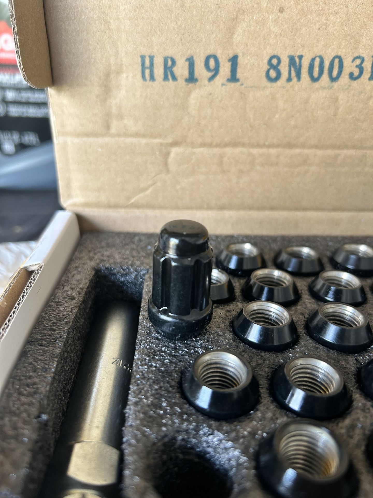 24 Count Black Lug Nuts M12x1.50