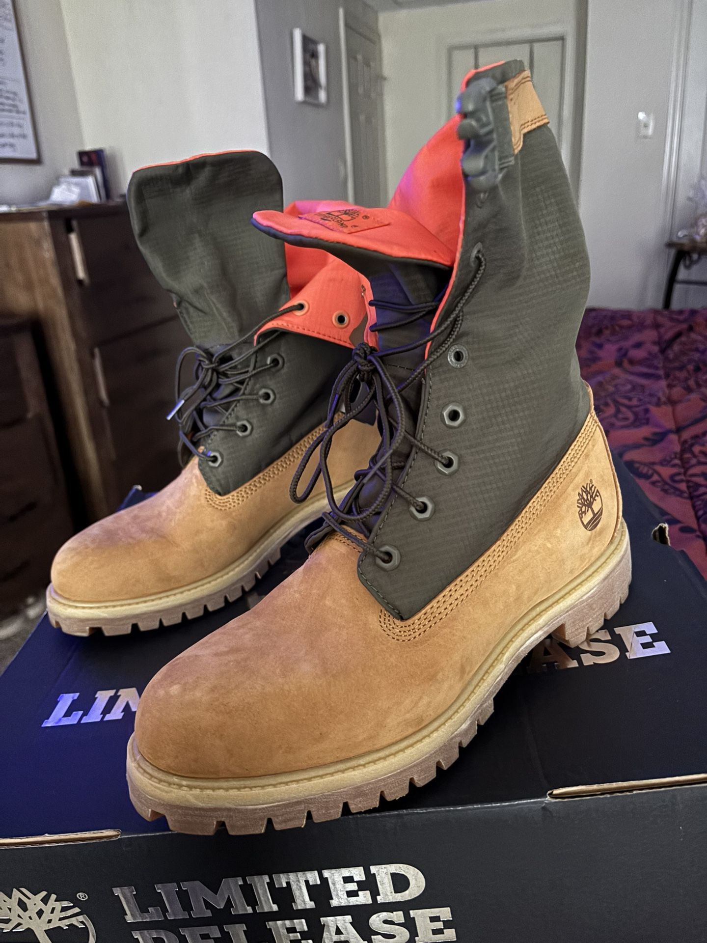 Brand New Timberlands (Neg.)