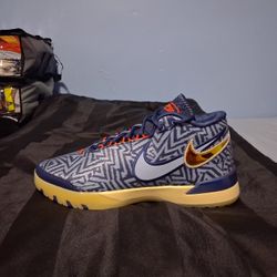 Brand New And Original Men's Nike Air LeBron James Sneakers Size 11