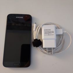 Samsung Galaxy S7- 32 GB - Black (Unlocked) - Includes Charger
