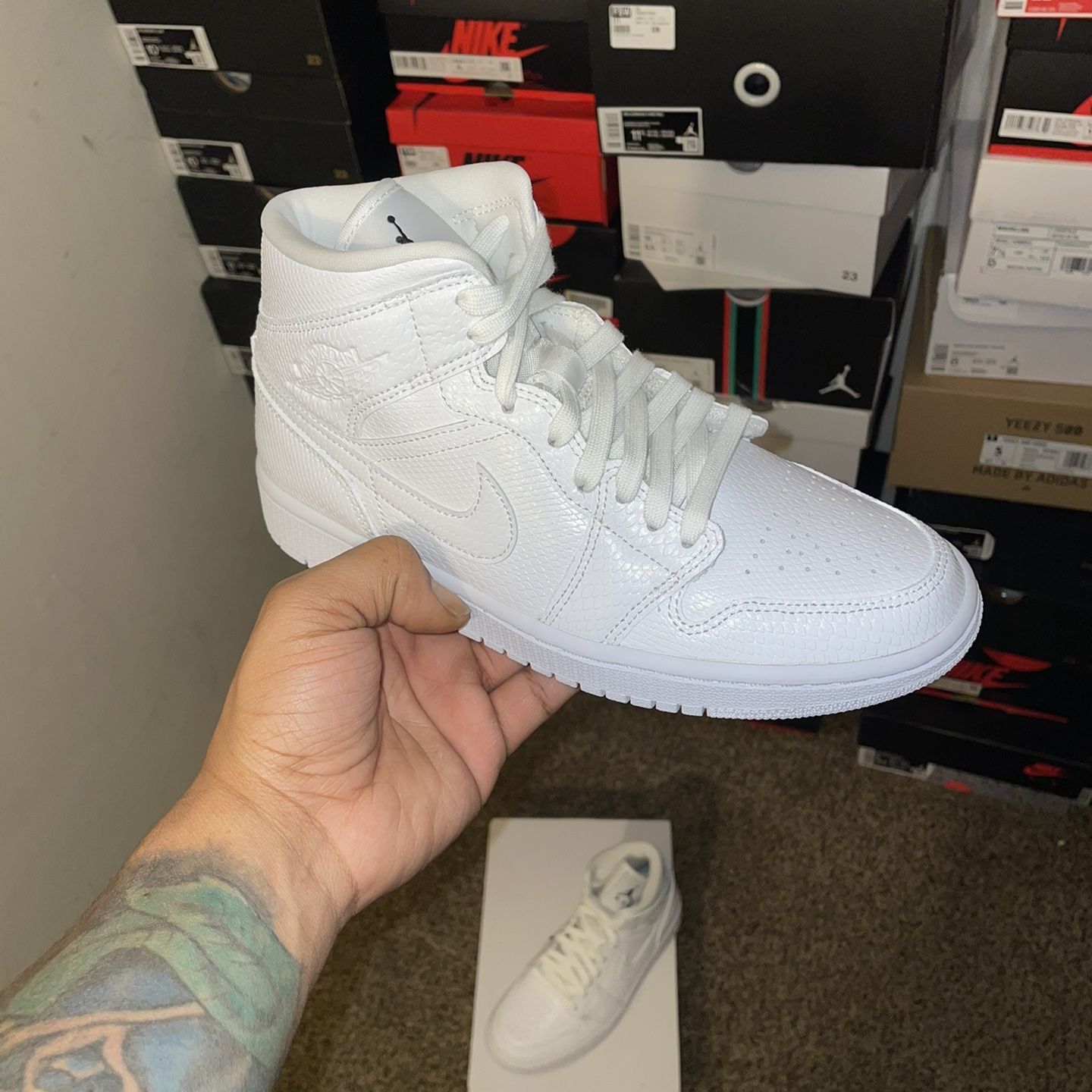 Jordan 1 Mid White Snakeskin Size 7.5w BQ6472110 for Sale in Laurel MD OfferUp