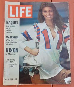 LIFE magazines Vintage LOT 30 issues 1968, 1969, 1971, 1972, 1981, 1992 Raquel Welch, Moon Landing, Flip Wilson, Mae West, Olympics