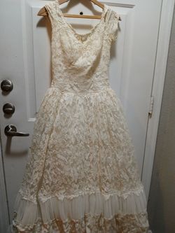 Vintage 1950s Wedding Dress With Vale