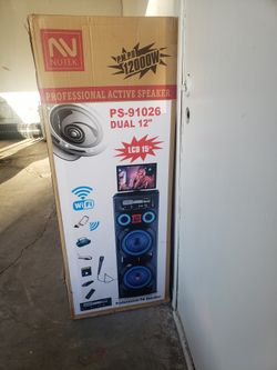 Vendo Bocina Con  Computadora Incluida Super Grande Y Potente En Su Caja Trae Microfono Incluido En  Su Caja 