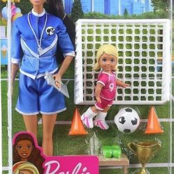 Barbie Soccer Coach Playset with Brunette Soccer Coach Doll, Student Doll 