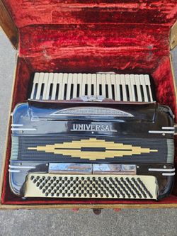 Vintage Universal accordion