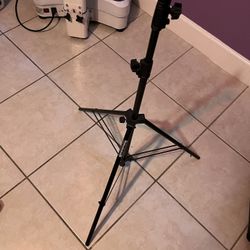 Trimax N6306 MED Light Stand