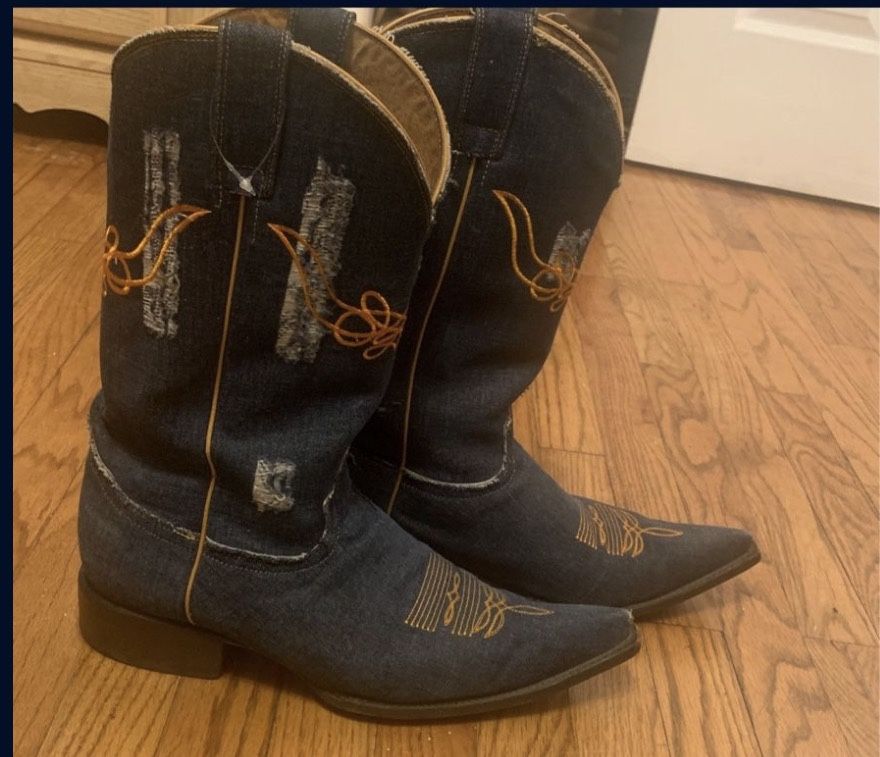 Botas De Vaquero De Mezclilla Size 11 Por $50