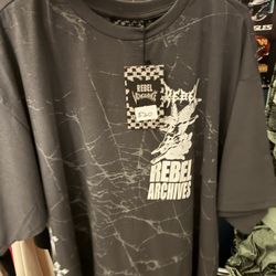 New Rebel Vintage T-Shirt size LG&M $ 30