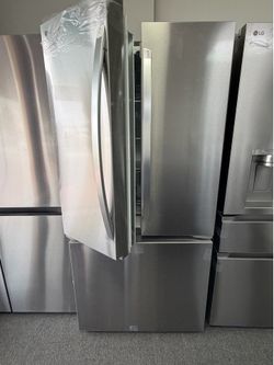 LG refrigerator 33” Wide